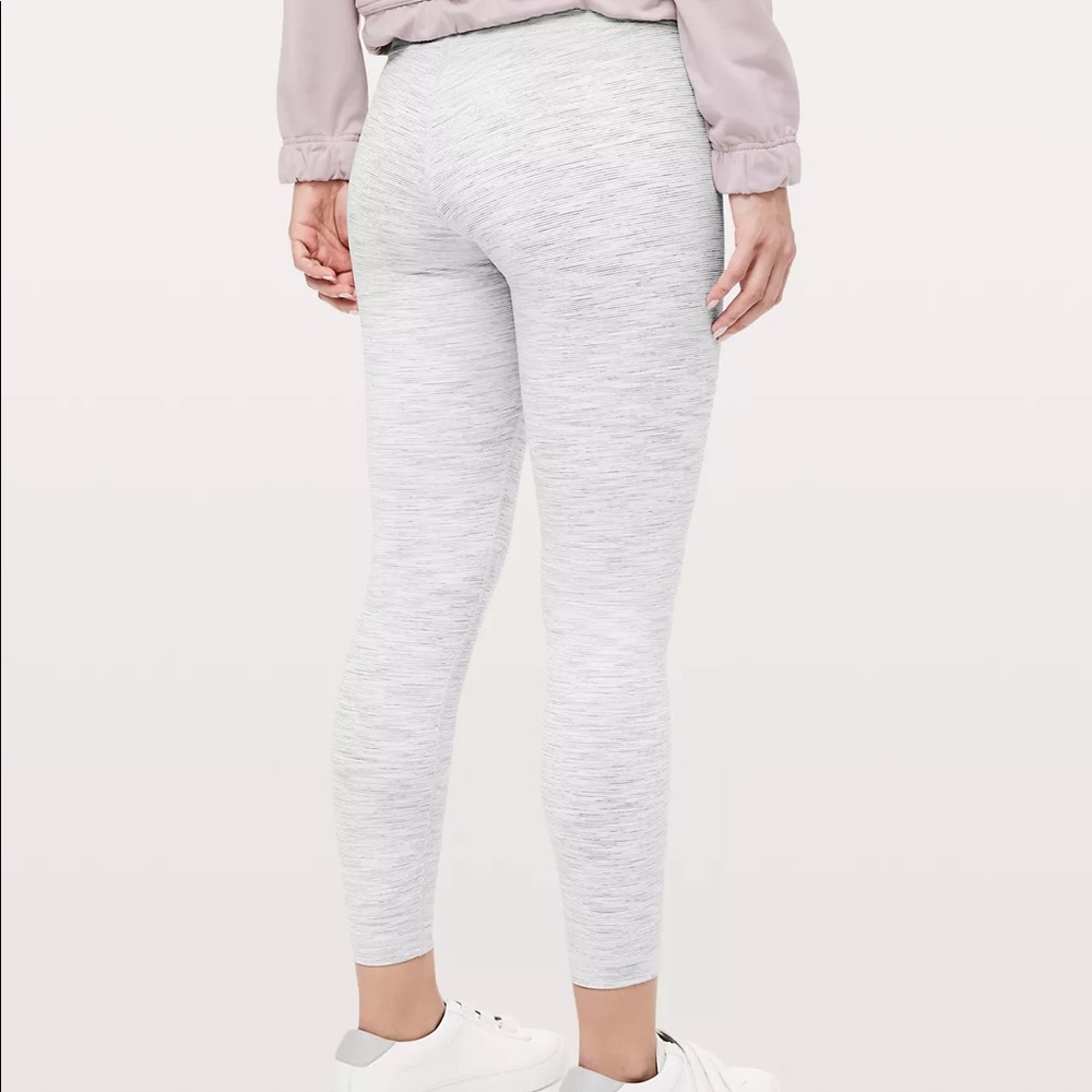 Lululemon Wonder Under 25”